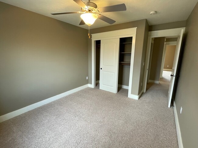 Building Photo - 2725 S Groom Way