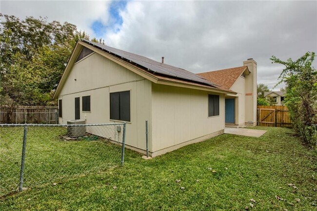 Building Photo - 12320 Thompkins Dr