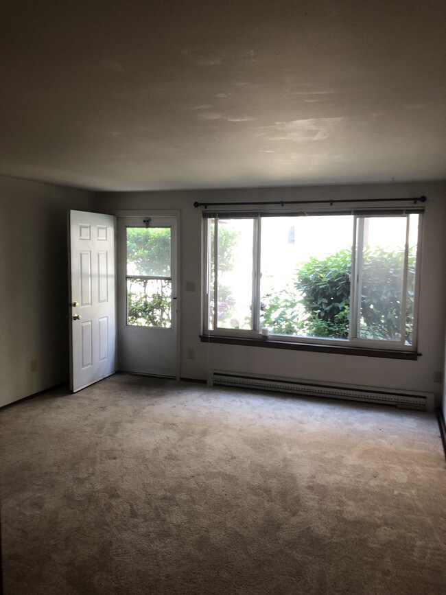 Castle Apartments 2239 Yale Ave E Seattle WA 98102 Apartment Finder