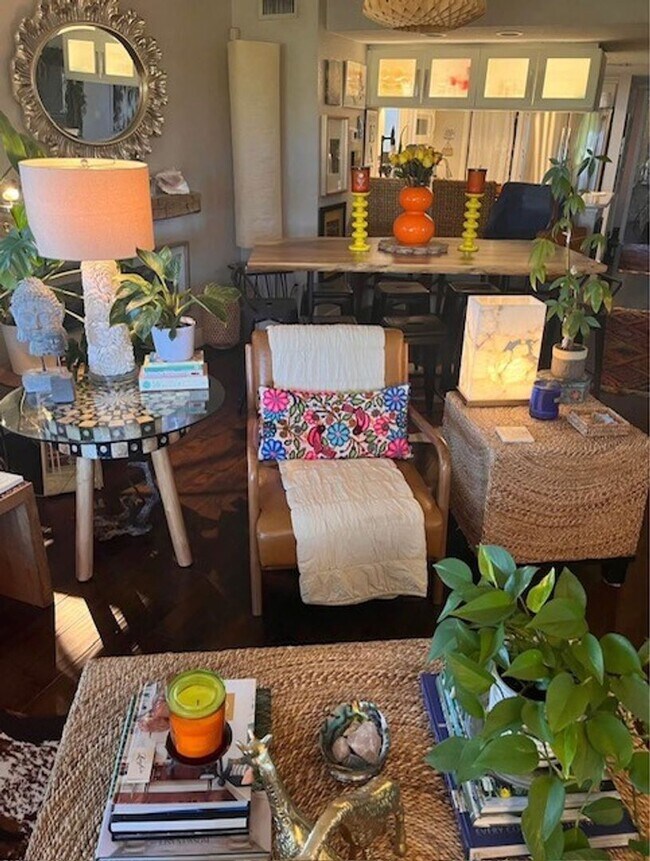 Building Photo - Luxury living with an Intracoastal view and direct access to dock, marina and lift