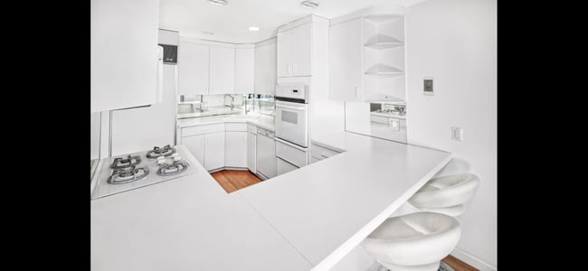 Building Photo - 7004 Boulevard E