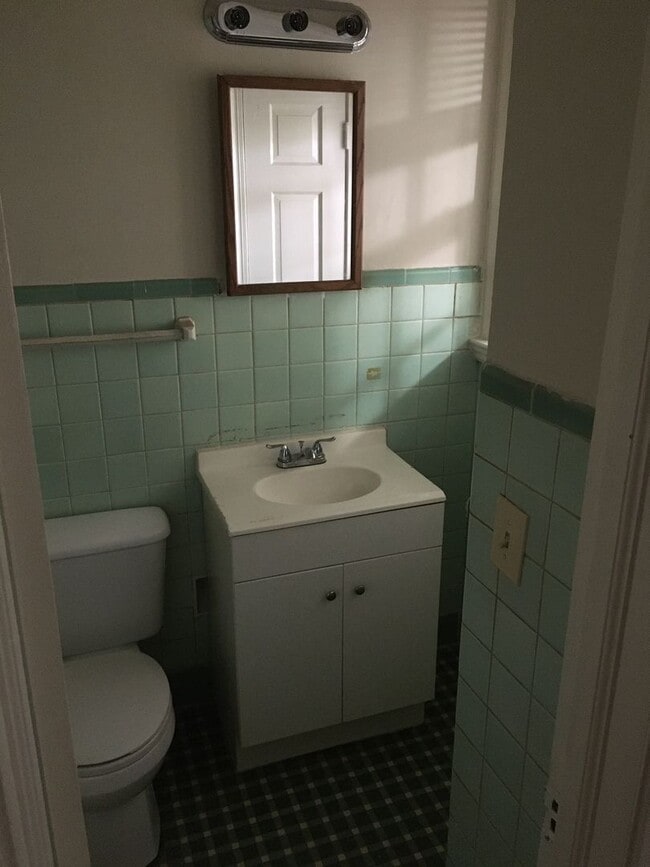 Building Photo - 1143 A&amp;B N Broad St.