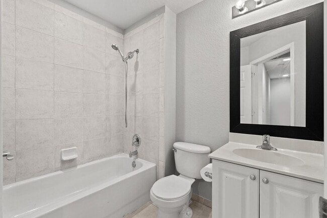 Building Photo - 1411 Lucaya Dr