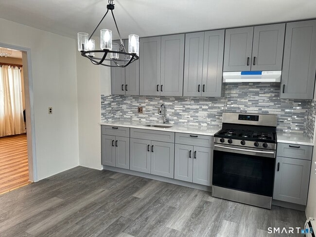 Building Photo - 287 East St