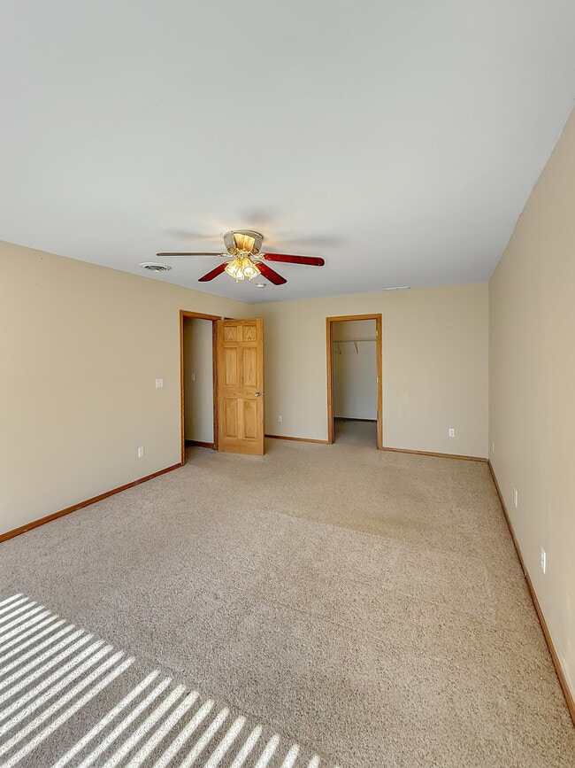 Building Photo - 33053 Pamrich Dr