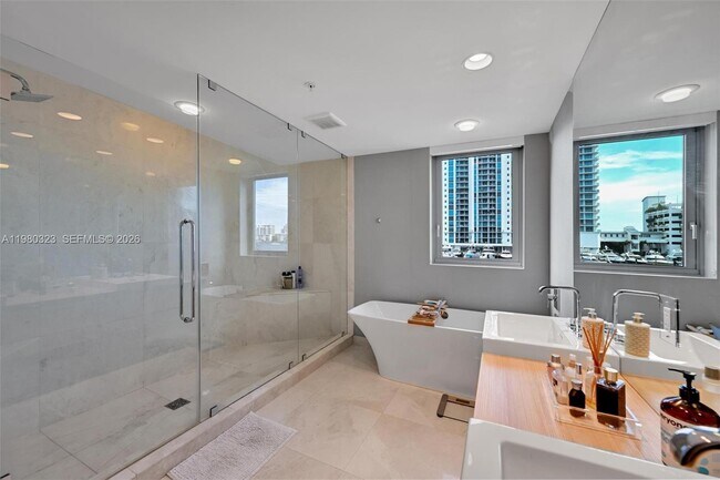 Building Photo - 17111 Biscayne Blvd