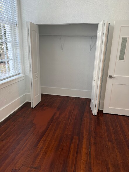 Building Photo - 1090 10th St N