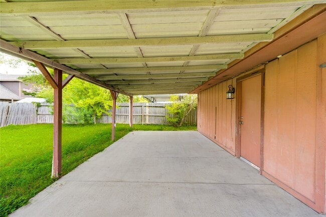 Building Photo - 13114 Nantucket Dr