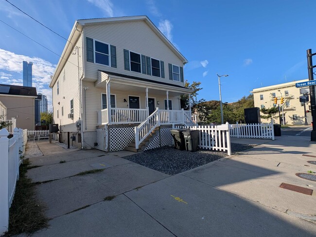 Primary Photo - 516 Grammercy Pl