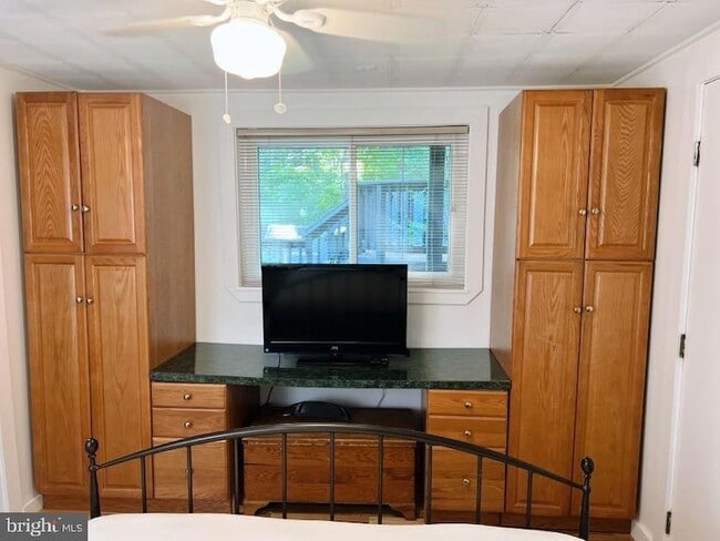 Building Photo - 5885 9th Rd N