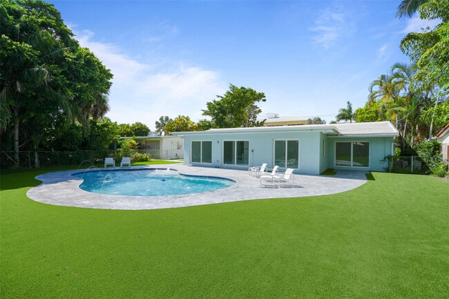 Building Photo - 2116 SE 18th St