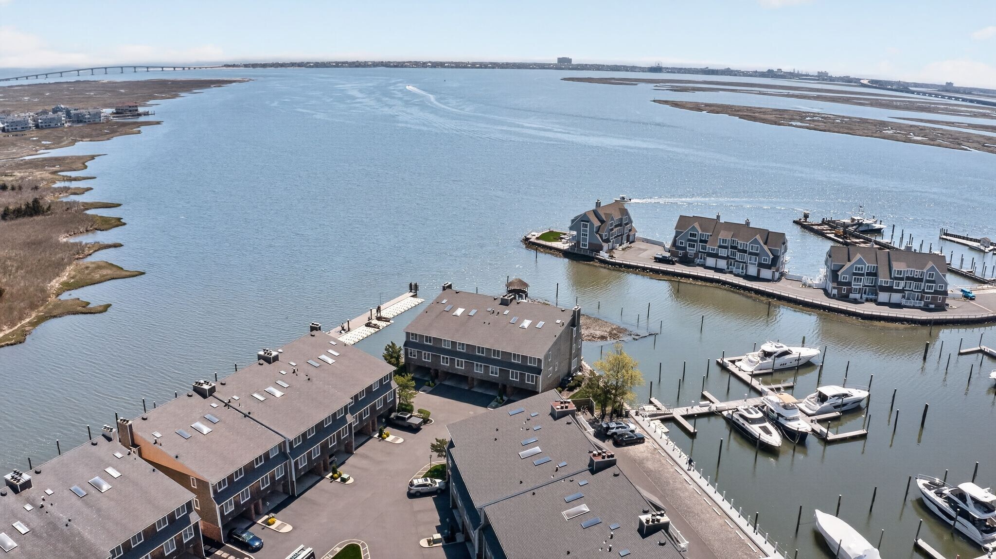 Building Photo - 1401 Harbour Cv S
