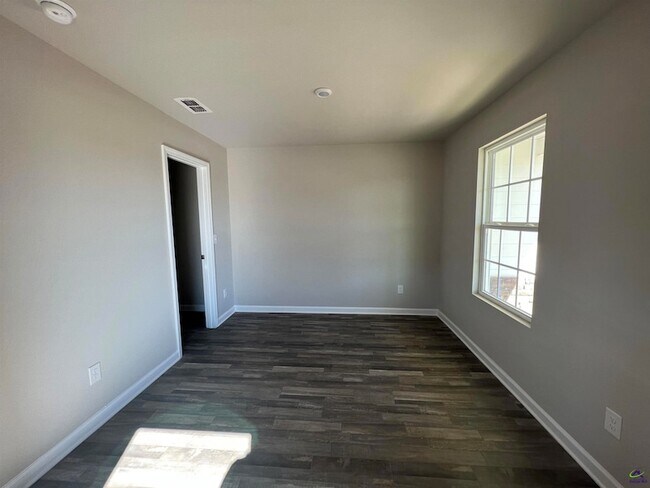Building Photo - 149 Martin Mill Trail