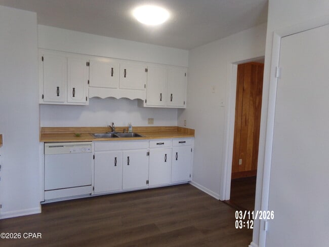 Building Photo - 6909 Winona St