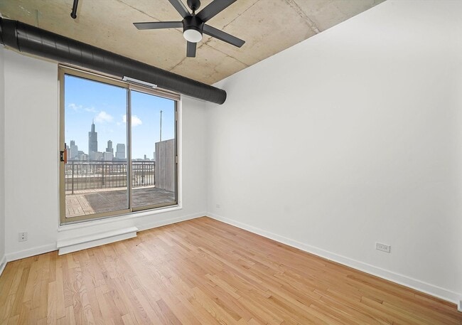 Building Photo - 6 S Laflin St