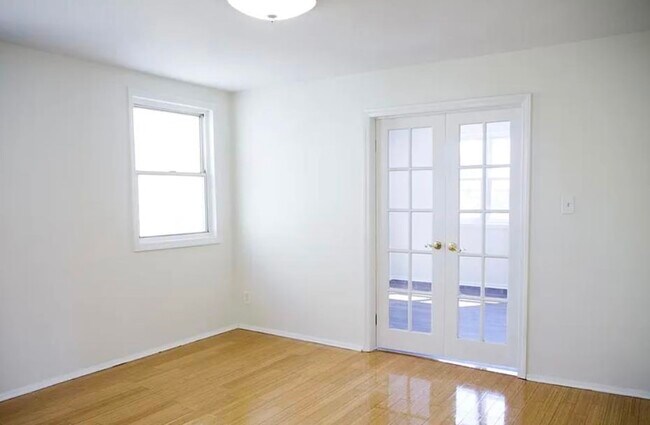 Building Photo - 173 Mallory Ave