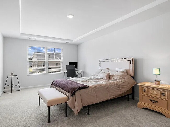 Building Photo - Lease OR Lease to Own