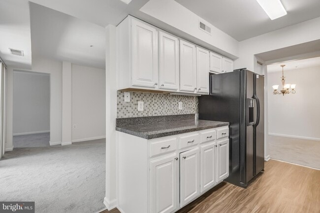 Building Photo - 7806 Hanover Pkwy