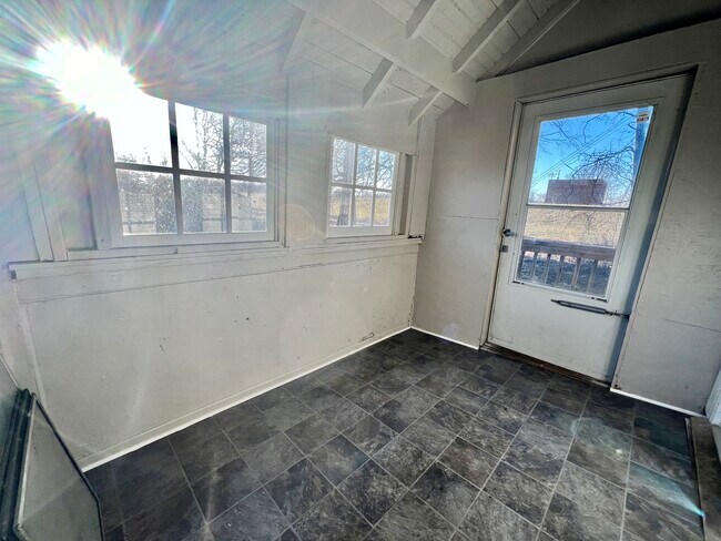 Back Porch - 604 Burton Ave