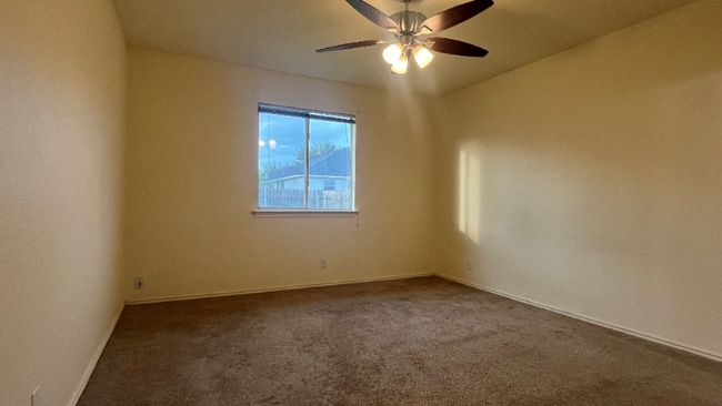 Building Photo - 162 Challenger