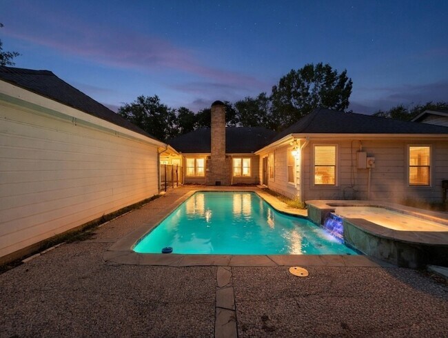 Building Photo - 7914 Candle Ln