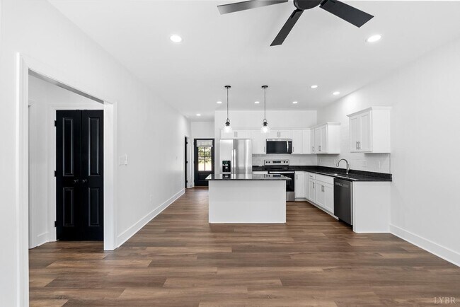 Building Photo - 45 Savage Dr
