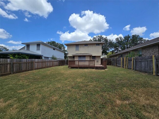 Building Photo - 505 Shant St