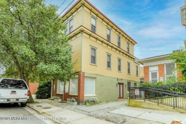 Building Photo - 54 Olin St