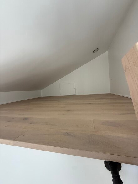 Loft Storage - 4210 La Salle Ave
