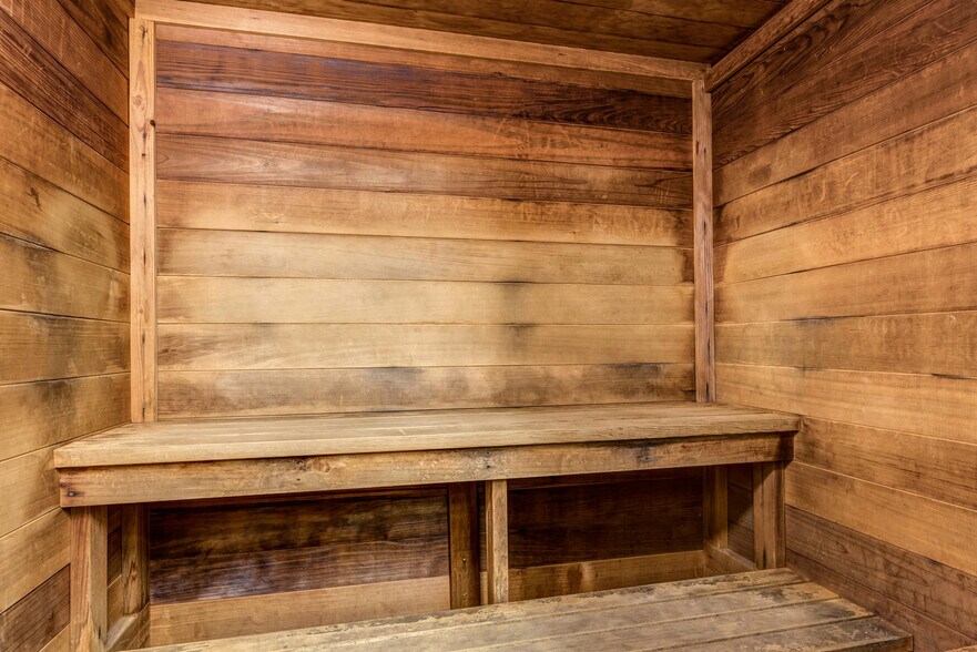 Royal Kuhio Amenities (Sauna) - 2240 Kuhio Ave