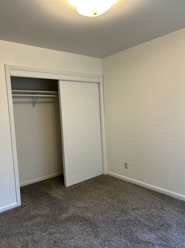 Building Photo - 3 Bedroom Apartment in Cheney