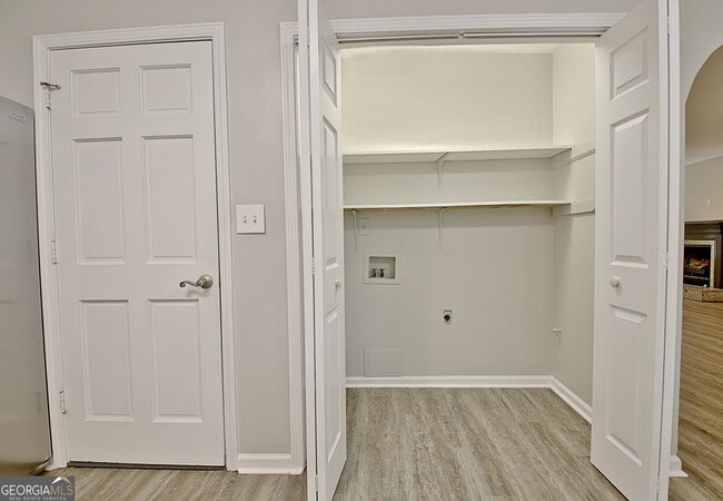 Building Photo - 338 Summer Pl