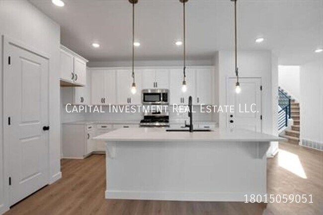 Building Photo - 4692 Camellia Ln