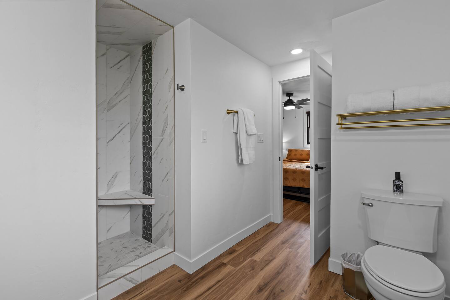 Building Photo - 1095 April Ln