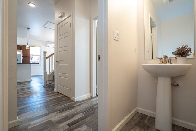 Building Photo - Beautiful Designed Spacious 3 bed/2.5 Bath Home at Kehalani with Ocean Views!