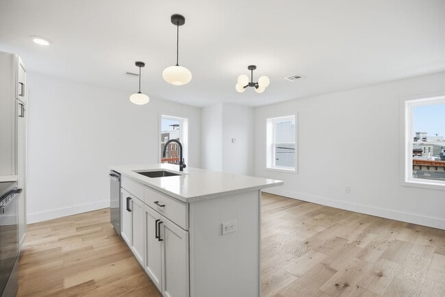 Building Photo - 2302 E Norris St