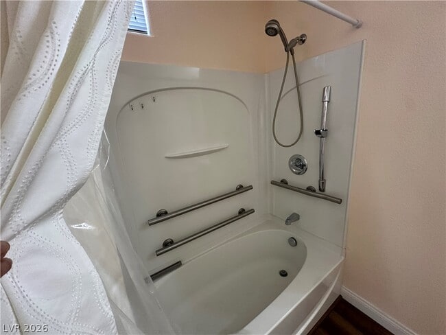 Building Photo - 5855 Valley Dr