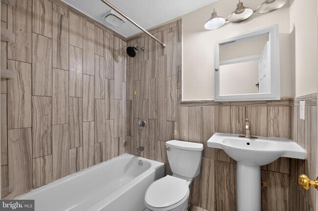Building Photo - 55 Oak Crest Ct