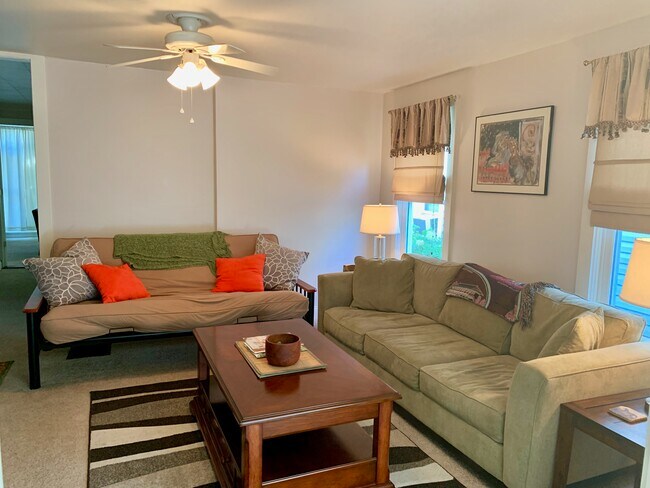 Building Photo - 111 Clinton St