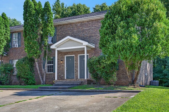 Building Photo - 1731 Baltimore Dr