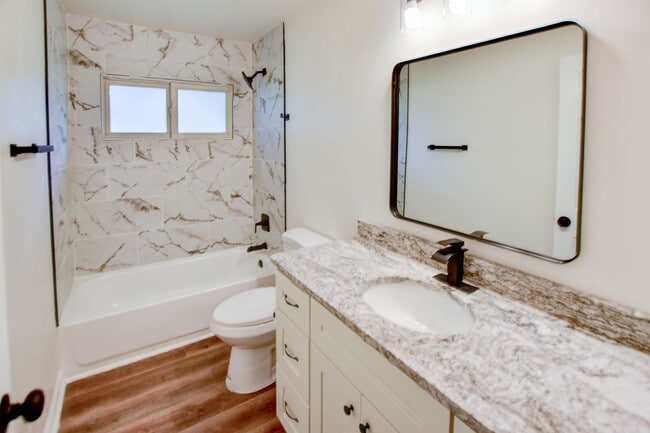 Building Photo - 1923 Bancroft Dr