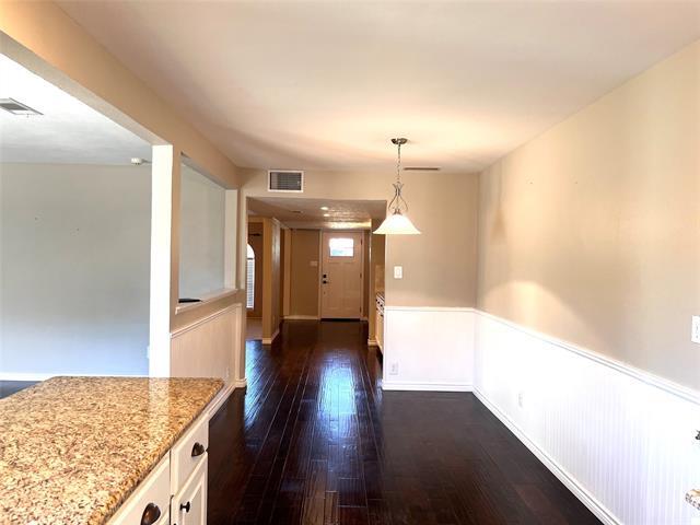 Building Photo - 1208 Crestwood Ct