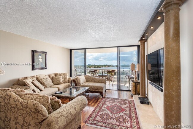 Building Photo - 18021 Biscayne Blvd