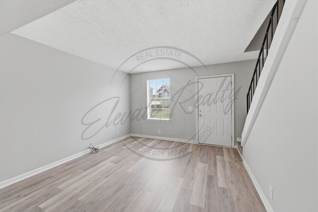 Building Photo - Two Bedroom Townhouse with Updates in North Nashville!