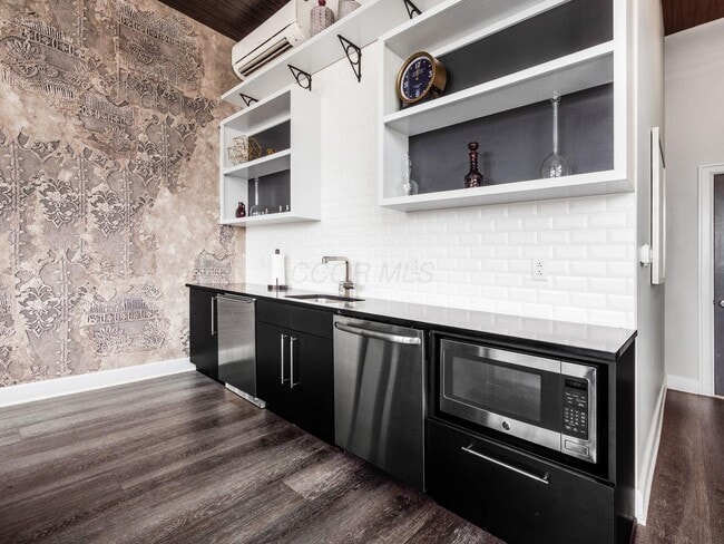 Building Photo - 51 N High St