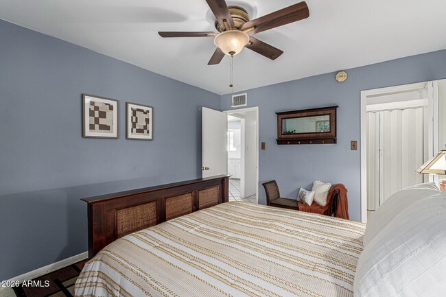 Building Photo - 6824 E 2nd St