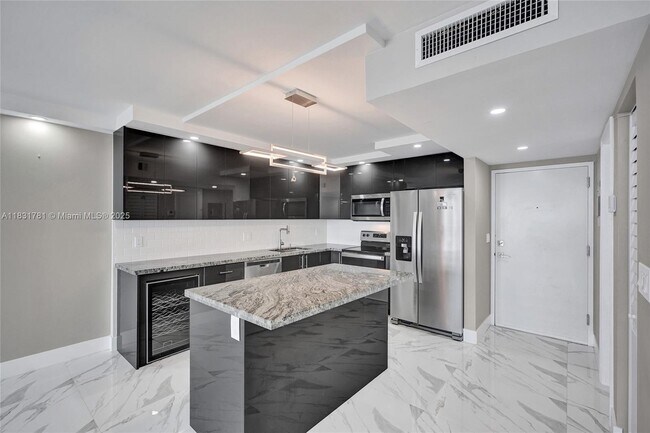 Building Photo - 2301 S Ocean Dr