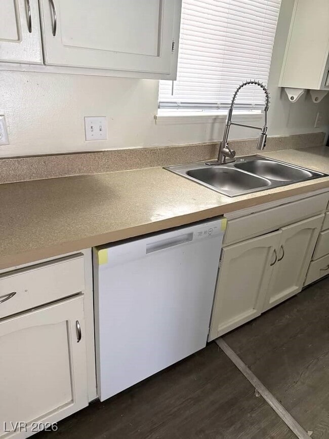 Building Photo - 4560 Rancho Hills Dr