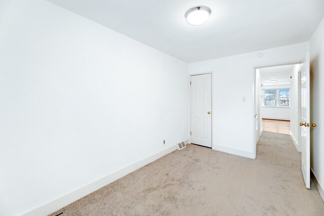 Building Photo - 12450 Knights Rd