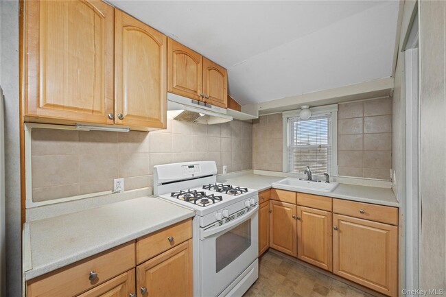 Building Photo - 96 Warwick Rd